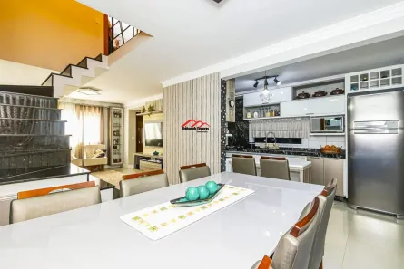 Sobrado com 4 Quartos à venda, 95m² no Pinheirinho, Curitiba