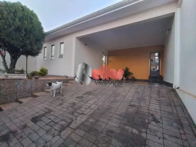 Casa com 3 Quartos à venda, 242m² no Vila Lemos, Bauru