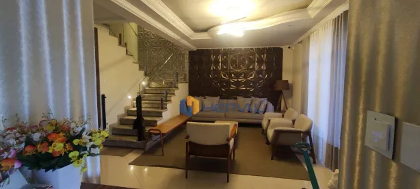 Sobrado com 4 Quartos à venda, 334m² no Jardim Santa Helena, Maringá