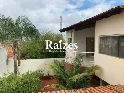 Casa com 5 Quartos à venda, 290m² no Jardim Karaíba, Uberlândia