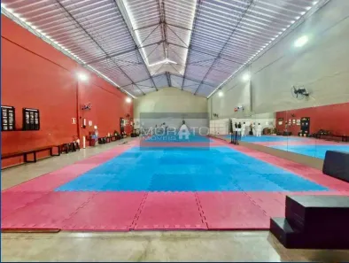 Galpão/Depósito/Armazém à venda, 330m² no Carlos Prates, Belo Horizonte