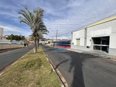 Ponto Comercial à venda, 250m² no Largo São João, Espírito Santo do Pinhal