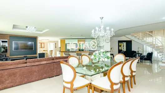 Casa de Condomínio com 3 Quartos para alugar, 389m² no Portão, Curitiba