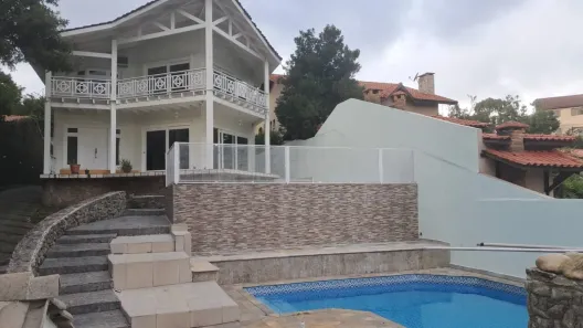 Casa de Condomínio com 3 Quartos para venda ou aluguel, 300m² no Jardim do Golf I, Jandira