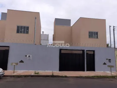 Sobrado com 2 Quartos à venda, 80m² no Alto Umuarama, Uberlândia