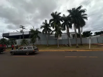 Galpão/Depósito/Armazém para alugar, 1240m² no São Francisco, Campo Grande