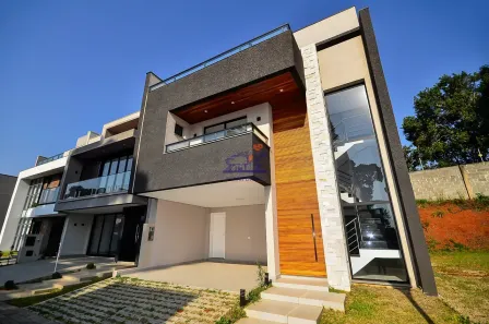 Sobrado com 3 Quartos à venda, 274m² no Pilarzinho, Curitiba