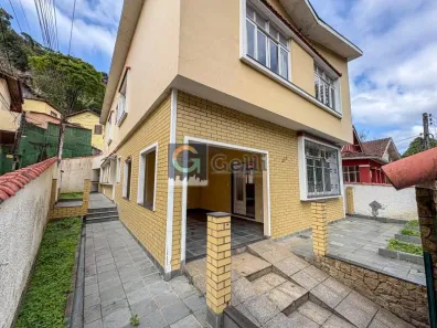 Casa com 9 Quartos à venda, 318m² no Centro, Petrópolis