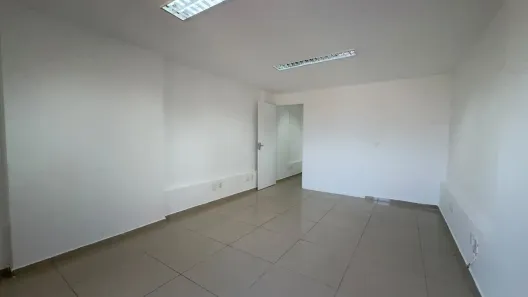 Sala Comercial para alugar, 32m² no Pici, Fortaleza