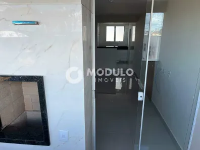 Apartamento com 2 Quartos à venda, 77m² no Segismundo Pereira, Uberlândia