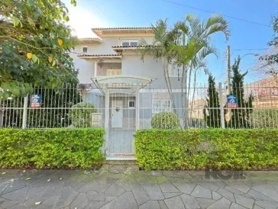 Casa com 3 Quartos à venda, 192m² no Espírito Santo, Porto Alegre