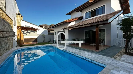 Casa de Condomínio com 3 Quartos à venda, 175m² no Balneário Stella Maris, Peruíbe