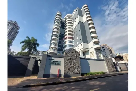 Apartamento com 3 Quartos para alugar, 174m² no Petrópolis, Passo Fundo