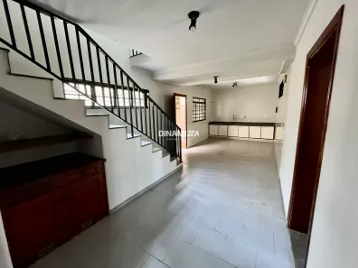 Casa com 3 Quartos para alugar, 157m² no Mercês, Uberaba