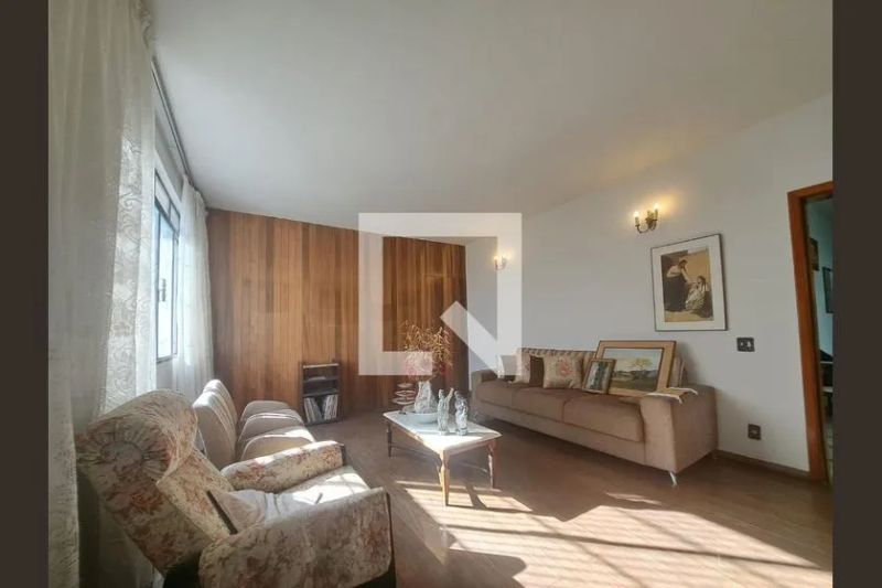 Casa com 4 quartos — Nova Suíssa, Belo Horizonte