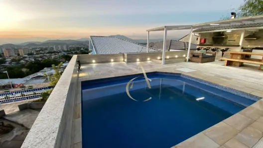 Casa de Condomínio com 5 Quartos à venda, 380m² no Conjunto Residencial Redenção, Nova Iguaçu