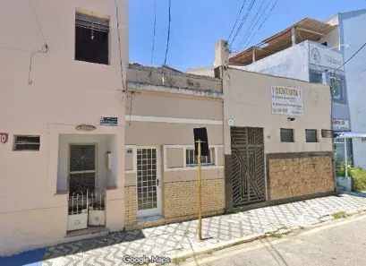 Casa com 2 Quartos para alugar, 70m² no Centro, Lorena