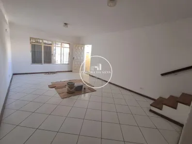 Casa com 3 Quartos para alugar, 180m² no Chácara Santa Maria, São Paulo
