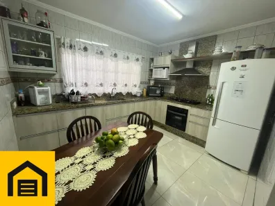 Sobrado com 3 Quartos à venda, 180m² no Parque das Américas, Mauá