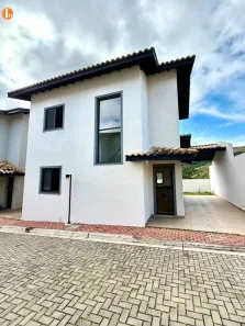 Casa de Condomínio com 3 Quartos à venda, 100m² no Ribeirão dos Porcos, Atibaia