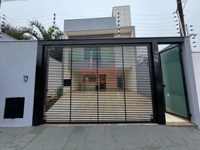 Sobrado com 3 Quartos à venda, 162m² no Zona 20, Maringá