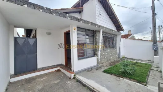 Casa com 3 Quartos para alugar, 116m² no Parque São Domingos, Pindamonhangaba