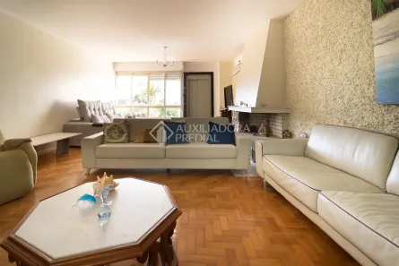 Casa com 4 Quartos à venda, 334m² no Três Figueiras, Porto Alegre