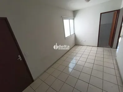 Apartamento com 2 Quartos para alugar, 50m² no Osvaldo Rezende, Uberlândia