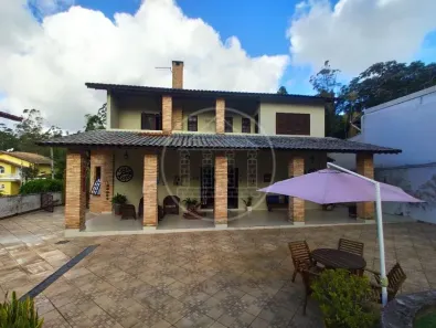 Sobrado com 3 Quartos à venda, 346m² no Centro, Embu-Guaçu