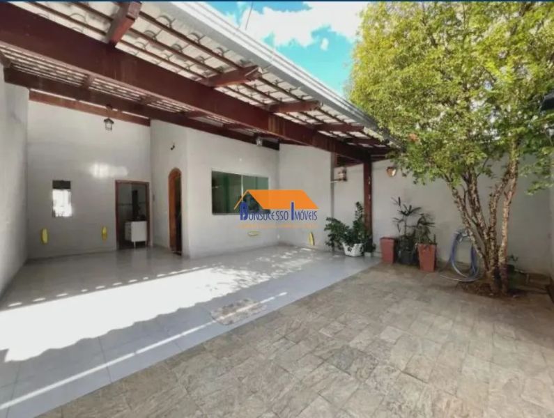 Casa com 3 quartos — Planalto, Belo Horizonte