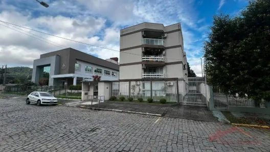 Apartamento com 3 Quartos para alugar, 105m² no Saguaçu, Joinville