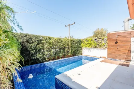 Casa de Condomínio com 3 Quartos à venda, 329m² no Três Figueiras, Porto Alegre