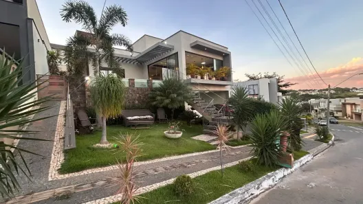 Casa de Condomínio com 5 Quartos para alugar, 374m² no Residencial Parque Mendanha, Goiânia