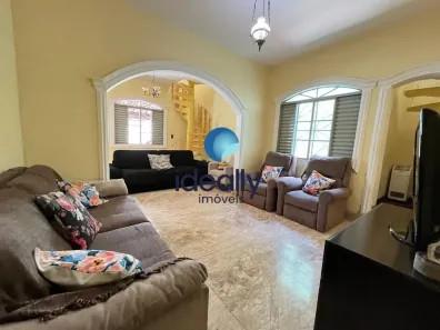 Casa com 3 Quartos à venda, 300m² no Parque Xangri-Lá, Contagem