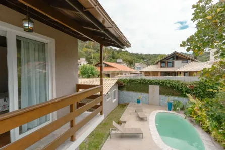 Casa de Condomínio com 5 Quartos à venda, 328m² no Sambaqui, Florianópolis