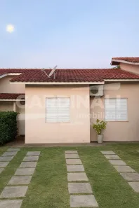 Casa de Condomínio com 2 Quartos à venda, 83m² no Jardim Santa Rosa, Araraquara