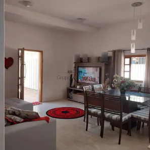 Casa com 4 Quartos à venda, 479m² no Centro, Paraibuna