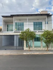 Sobrado com 7 Quartos para alugar, 200m² no Parque das Laranjeiras, Goiânia