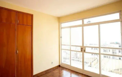 Apartamento com 3 Quartos para alugar, 110m² no Santa Efigênia, Belo Horizonte