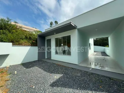Casa com 2 Quartos para alugar, 70m² no CENTRO, Guabiruba