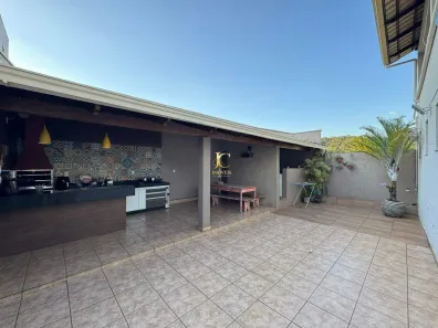 Casa com 3 Quartos à venda, 250m² no Alvorada, Divinópolis