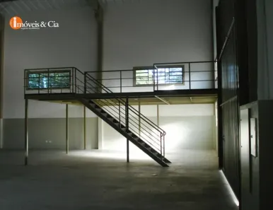 Galpão/Depósito/Armazém para alugar, 680m² no Ribeirão dos Porcos, Atibaia