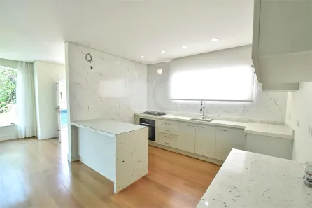 Casa com 5 Quartos para alugar, 330m² no Jardim da Glória, São Paulo