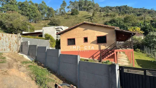 Fazenda/Sítio com 4 Quartos à venda, 1000m² no Centro, Pouso Alegre