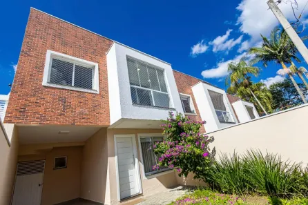 Sobrado com 3 Quartos para alugar, 109m² no Tingui, Curitiba