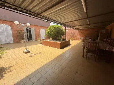 Sobrado com 3 Quartos à venda, 353m² no Taguatinga Sul, Brasília