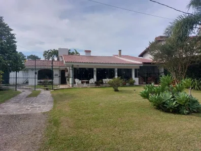 Casa com 4 Quartos para venda ou aluguel, 400m² no Laranjal, Pelotas