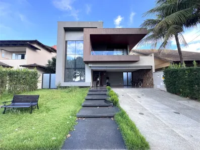 Casa de Condomínio com 4 Quartos à venda, 350m² no Jardins Madri, Goiânia