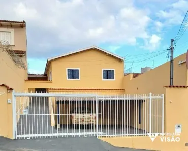 Casa com 5 Quartos à venda, 150m² no Centro, Uberaba