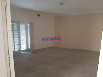 Casa com 4 Quartos para alugar, 200m² no Jardim América, Jacareí